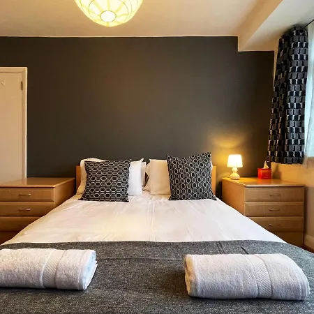 Appartement Nelly Place Hosted By Airoperate - 2 Double Bed, 1 Sofa Bed, Ideal For Families, 12Mins Drive From Wembley Stadium